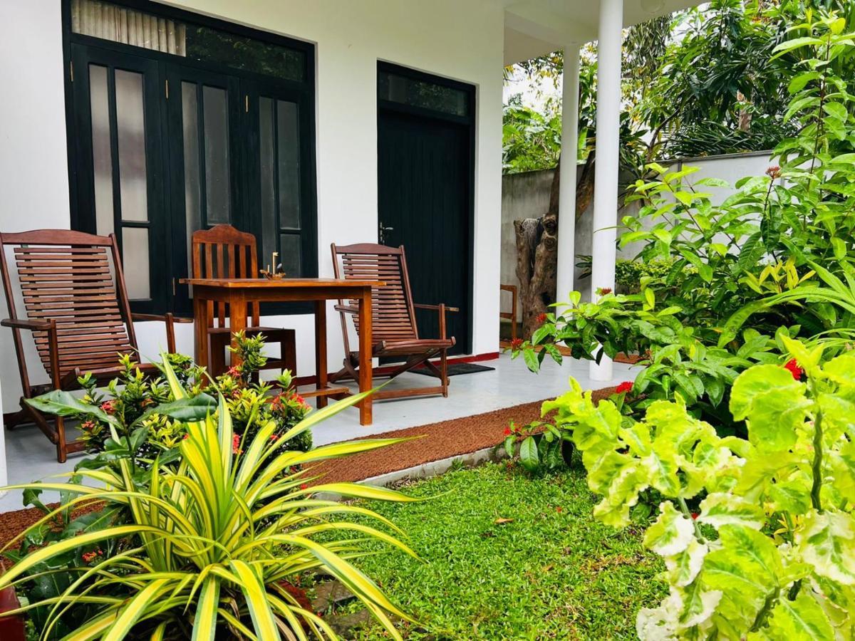Rekawa Turtle Gate Hotel Tangalle Eksteriør billede